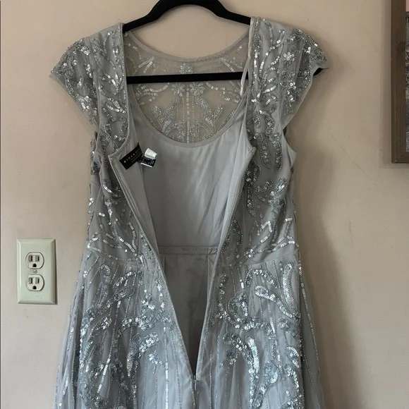 Aidan Mattox | Adrianna Papell Silver Beaded Short Sleeve Dress Size 6 - Picture 12 of 13